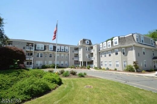 Property Photo:  1 Jenny Lind St Unit 10  NJ 07857 