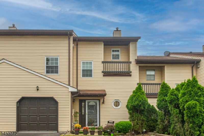 Property Photo: 7 Bowfell Ct NJ 07470
