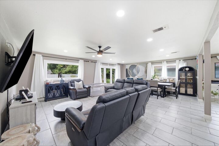 Property Photo: 1845 Westcrest Drive TX 77055