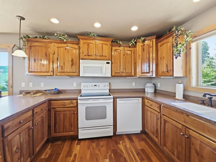 Property Photo: 1402 N Aspen Dr UT 84719