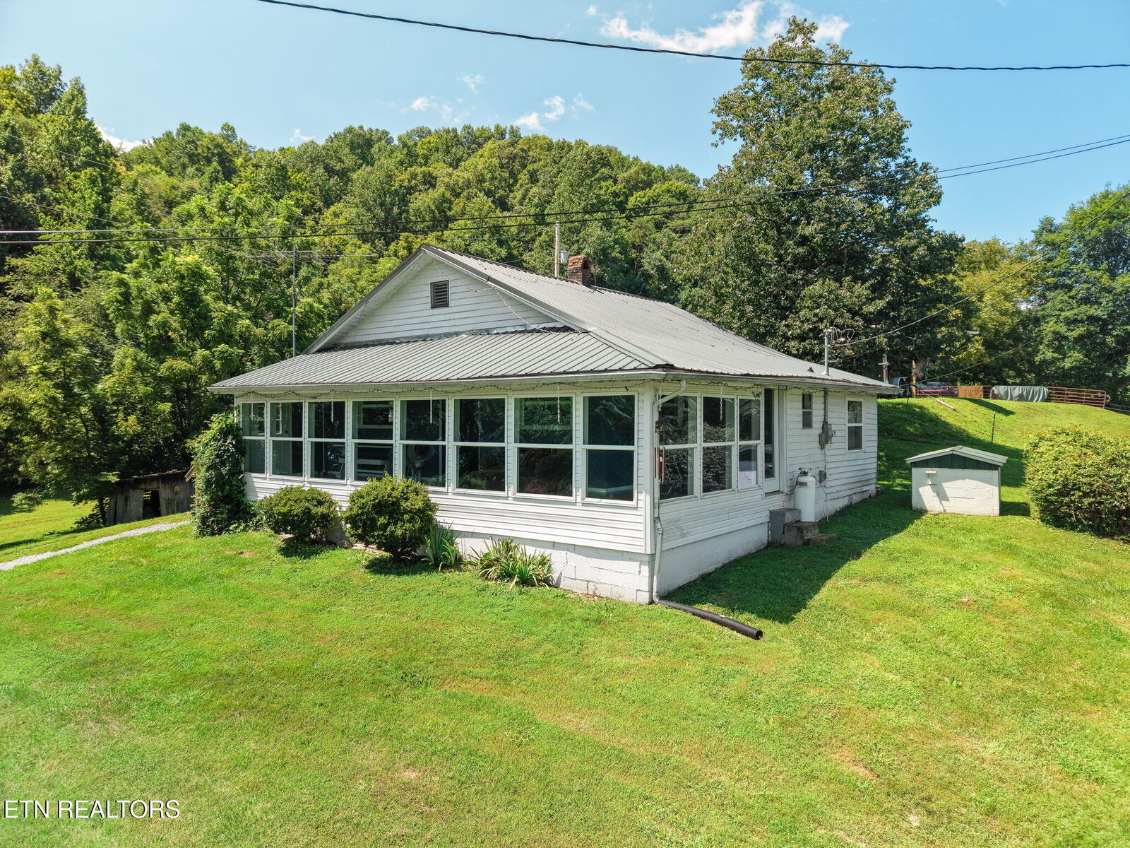 Property Photo: 3000 Upper Caney Valley Rd TN 37879