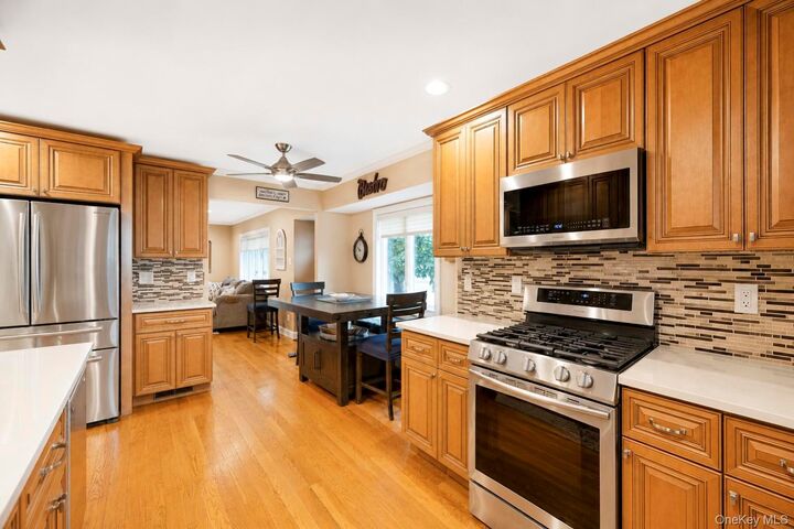 Property Photo:  18 Cornell Lane  NY 11801 