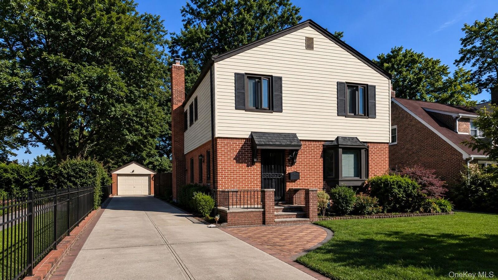 Property Photo:  20962 Whitehall Terrace  NY 11427 