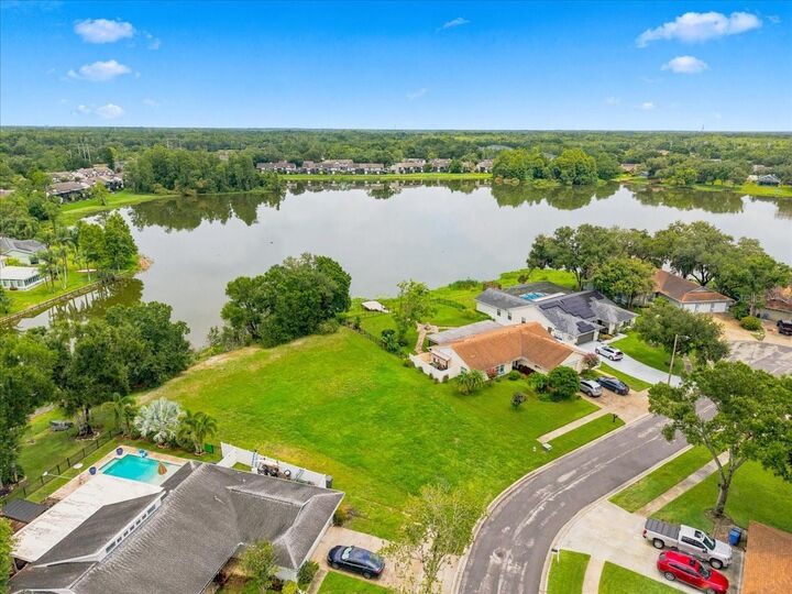 Property Photo: 3209 Pleasant Lake Drive FL 33618