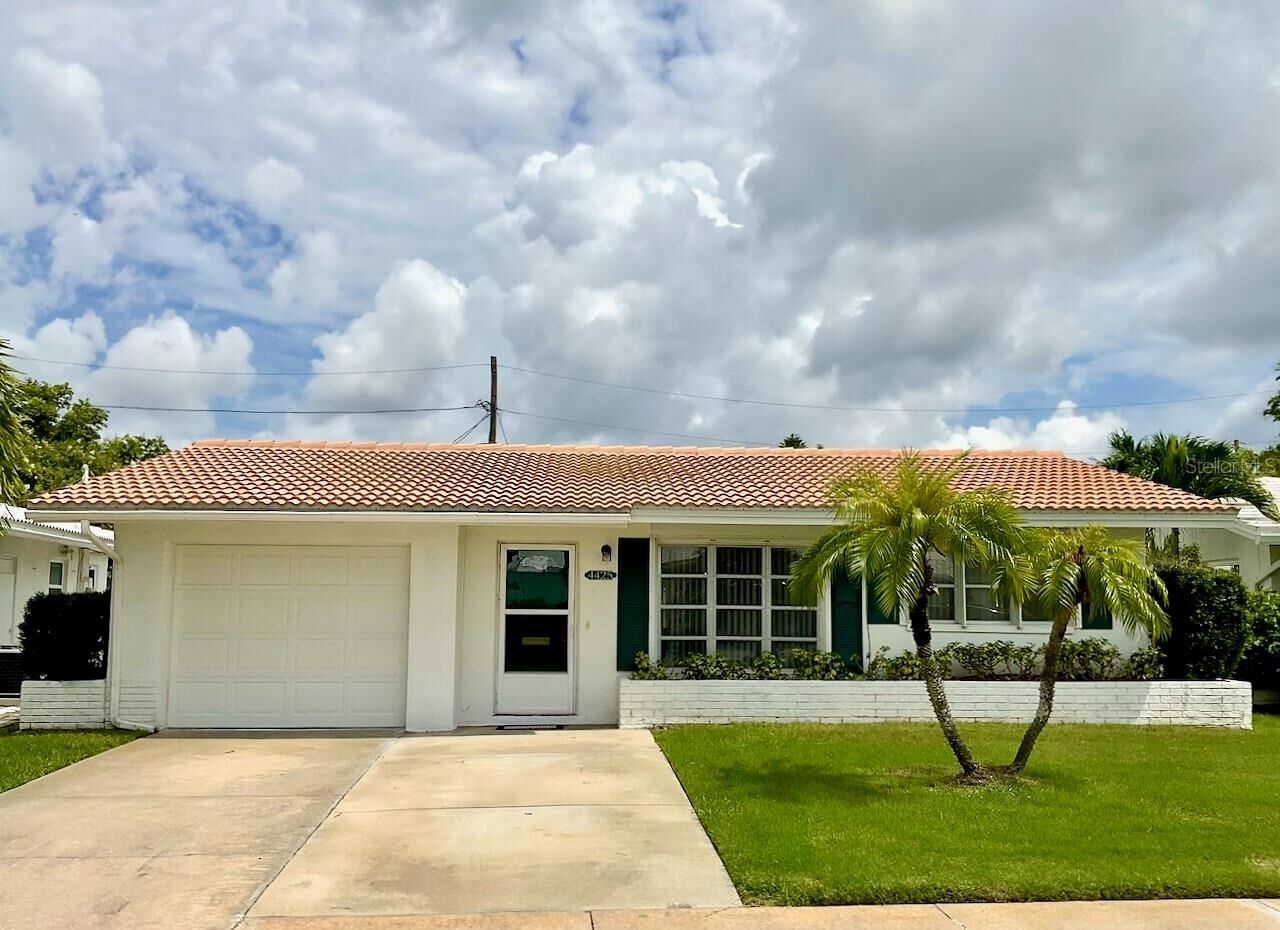 Property Photo:  4425 96th Avenue N  FL 33782 