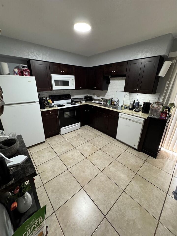 Property Photo:  4003 Woodfern Drive C2  FL 32839 
