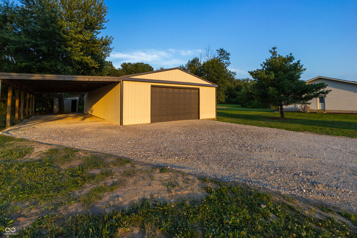 Property Photo: 5211 S 450 Road E IN 47203