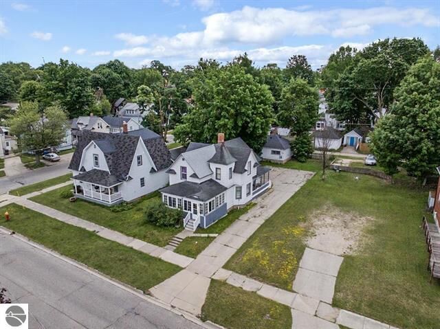 Property Photo: 218 Cottage Street MI 49601