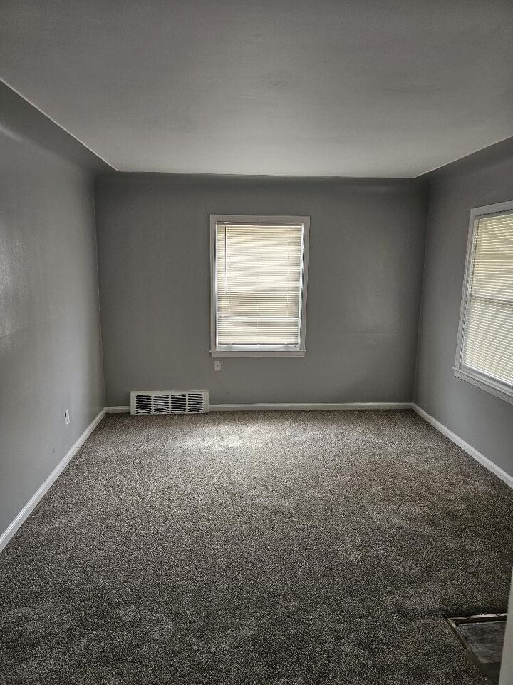 Property Photo: 3337 S Bassett MI 48217
