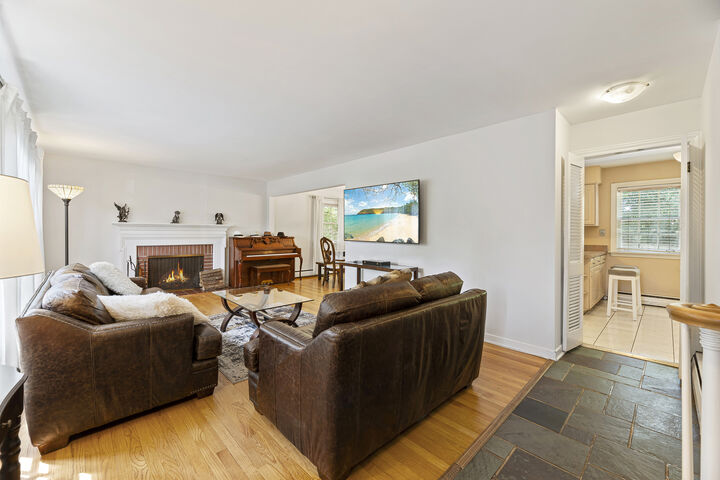 Property Photo: 1130 E Lake Avenue IL 60025