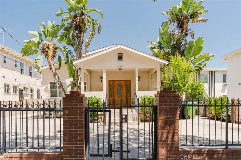 Property Photo: 1626 N Alexandria Avenue CA 90027