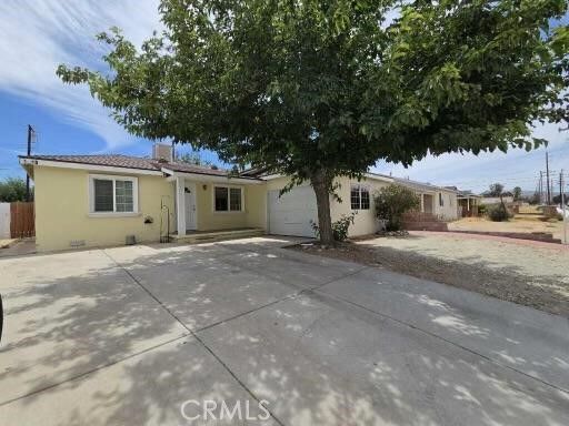 Property Photo:  1510 E Avenue R  CA 93550 