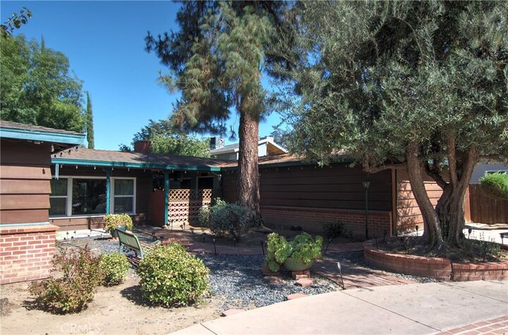Property Photo: 5314 Woodlake CA 91367