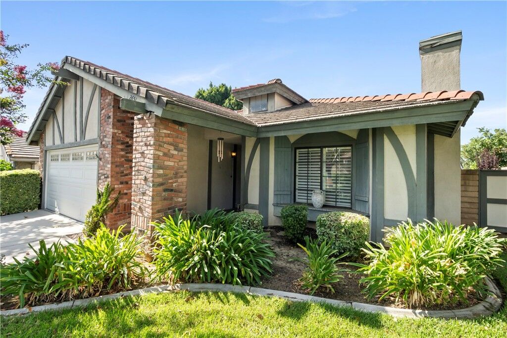 Property Photo:  2651 Victoria Park  CA 92506 