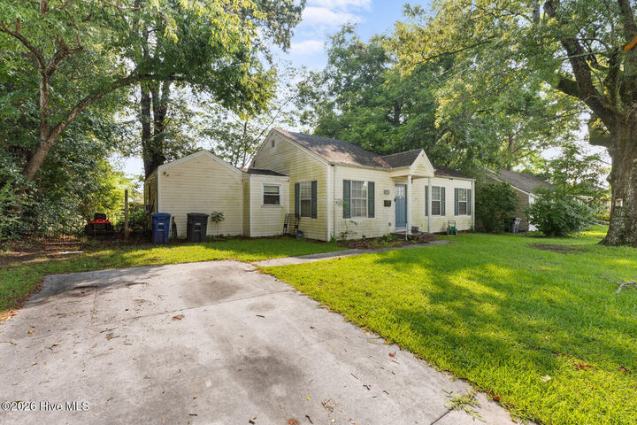 Property Photo:  110 Queens Road  NC 28540 