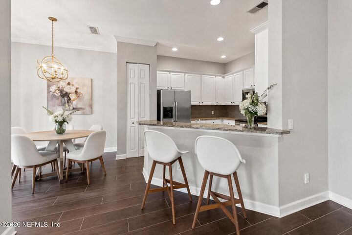 Property Photo: 2045 Secret Garden Lane 606 FL 32003