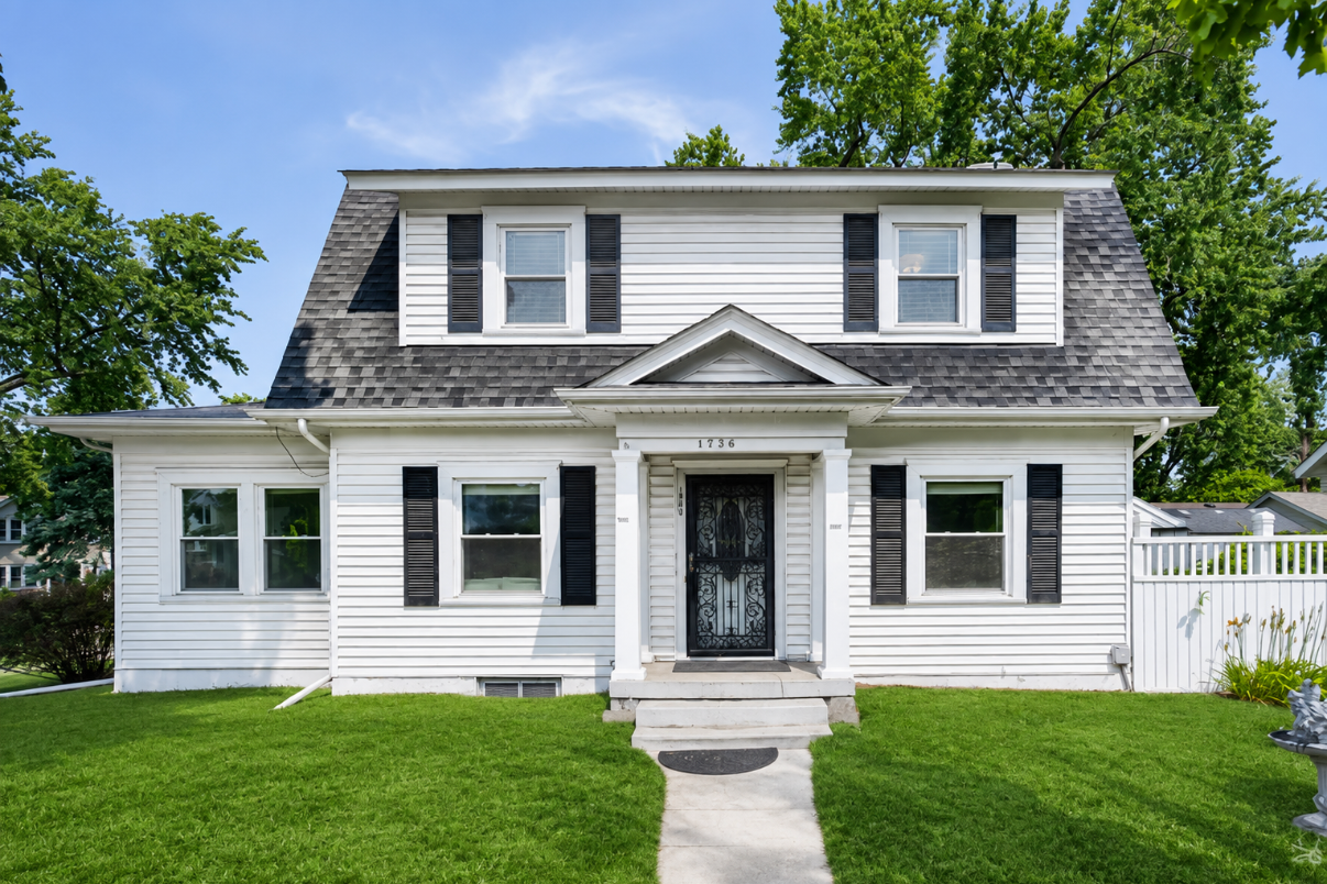 Property Photo: 1900 E 42nd Street MN 55407