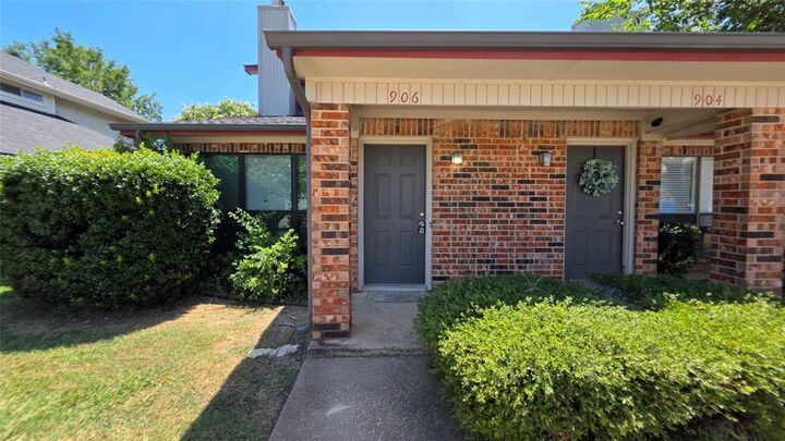 Property Photo:  900 Meadow Circle N 906  TX 76248 