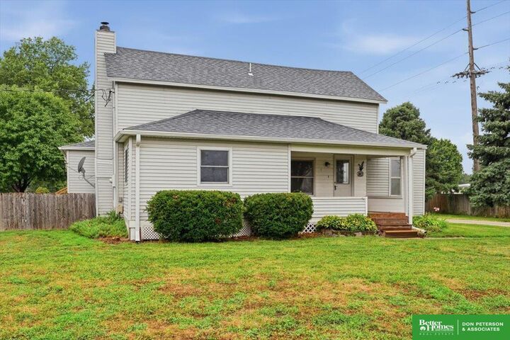 Property Photo: 401 W Cloverly Road NE 68025