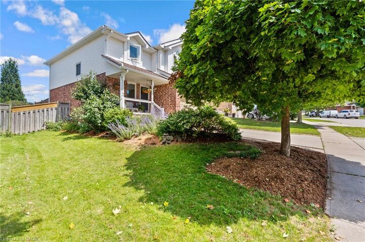 Property Photo:  72 Melran Drive  ON N3C 4C3 