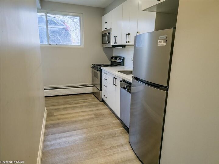 Property Photo:  410 Hazel Street 103  ON N2L 3P8 