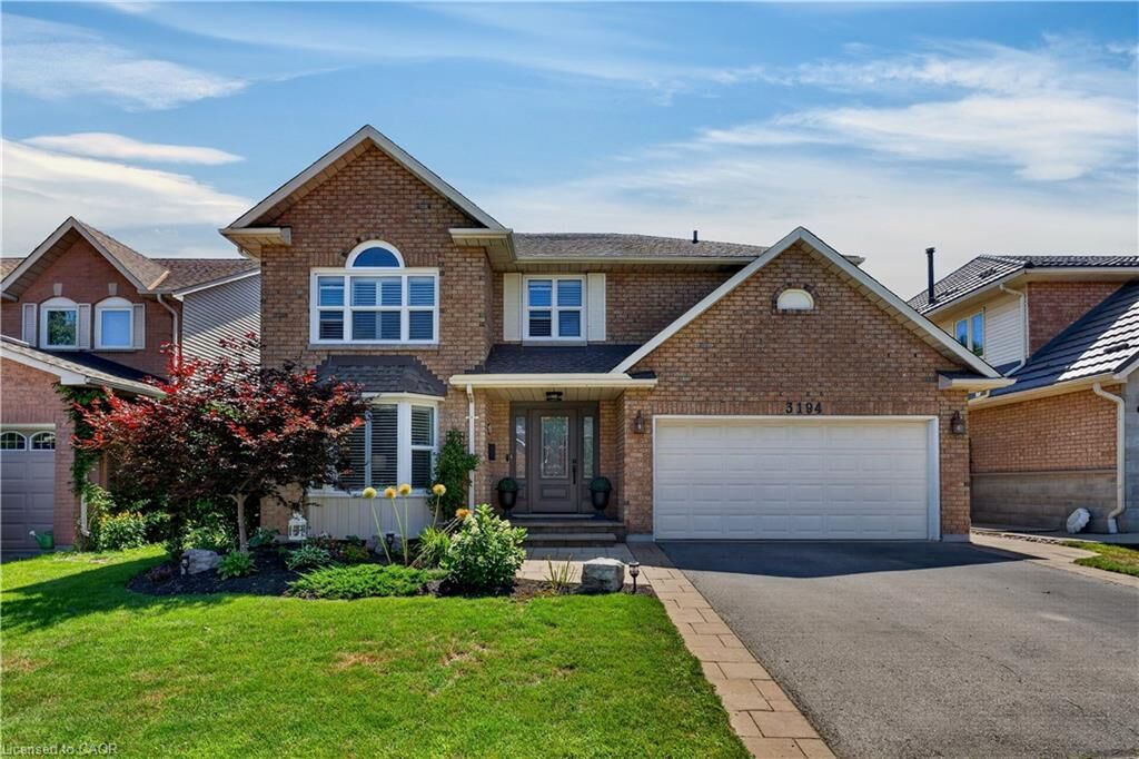 Property Photo: 3194 Tania Crescent ON L7M 3M7