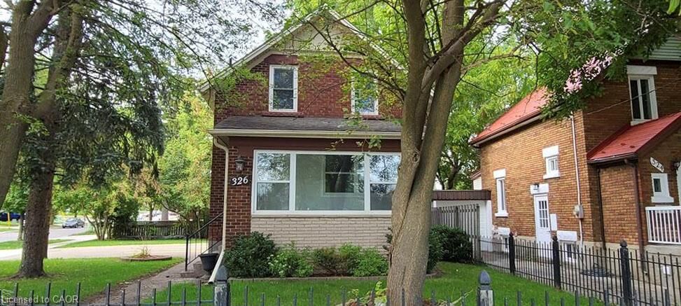 Property Photo:  326 Victoria Street S B  ON N2M 3A3 