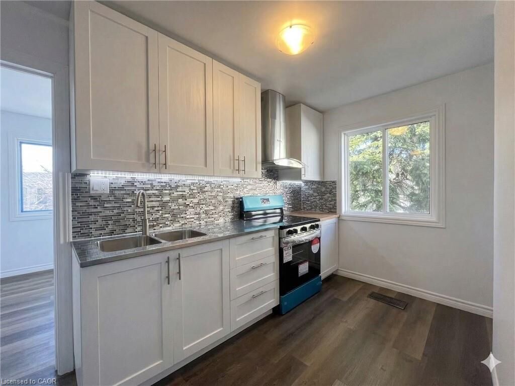 Property Photo:  56 Skylark Drive 1  ON L9A 4Y3 