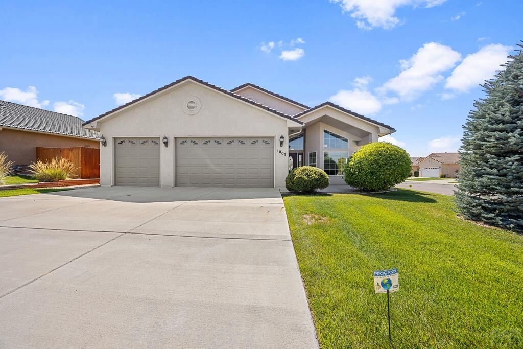 Property Photo:  1003 Olivecrest Dr  CO 81005 