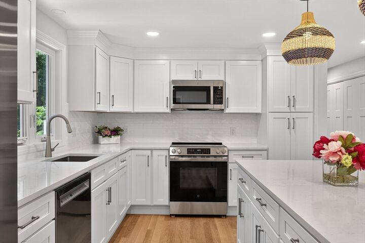 Property Photo:  5 Candlewood Drive  MA 02563 