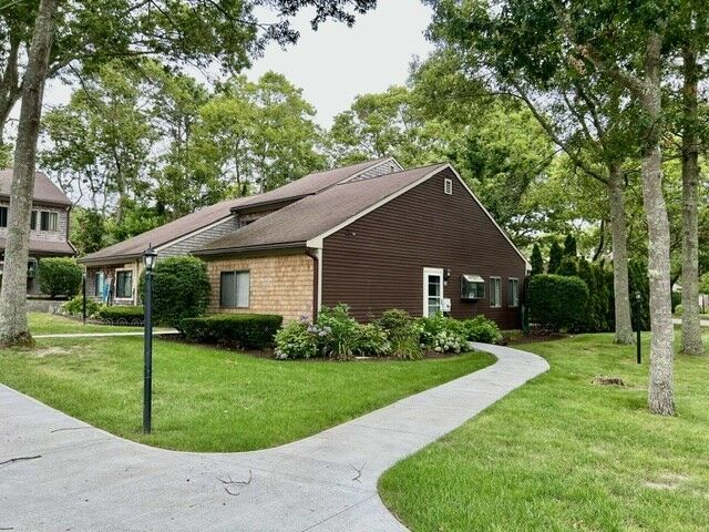 Property Photo:  20 Roundhouse Rd 20  MA 02532 