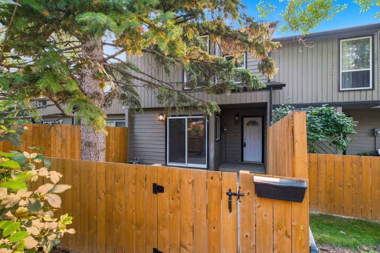 Property Photo: 420 Grier Avenue NE 34 AB T2K 5X6