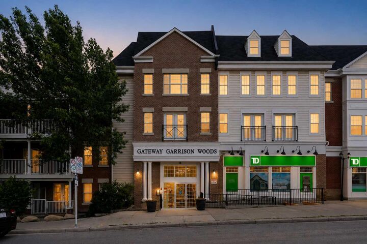 2233 34 Avenue SW 321 — photo 1