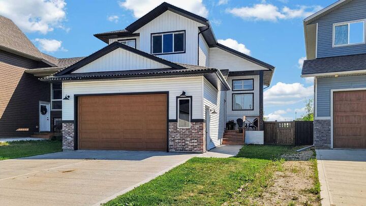 Property Photo: 10605 114A Street AB T8V 6L7