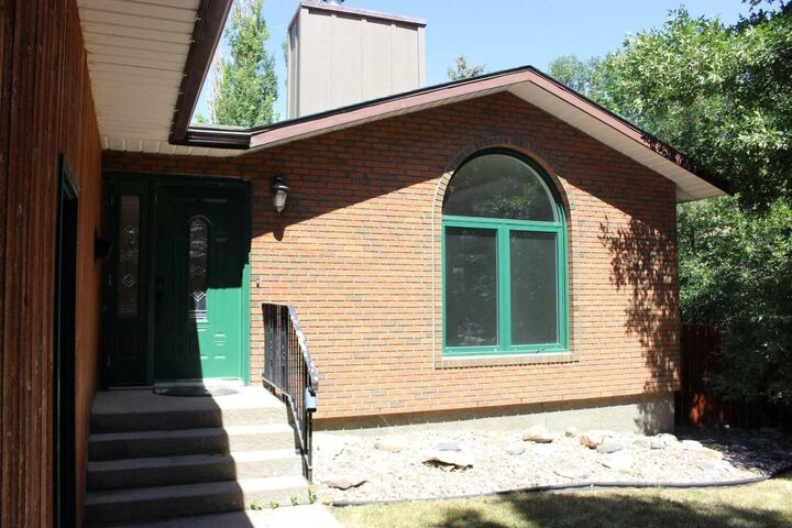 Property Photo: 518 Maple Crescent AB T0K 1V0