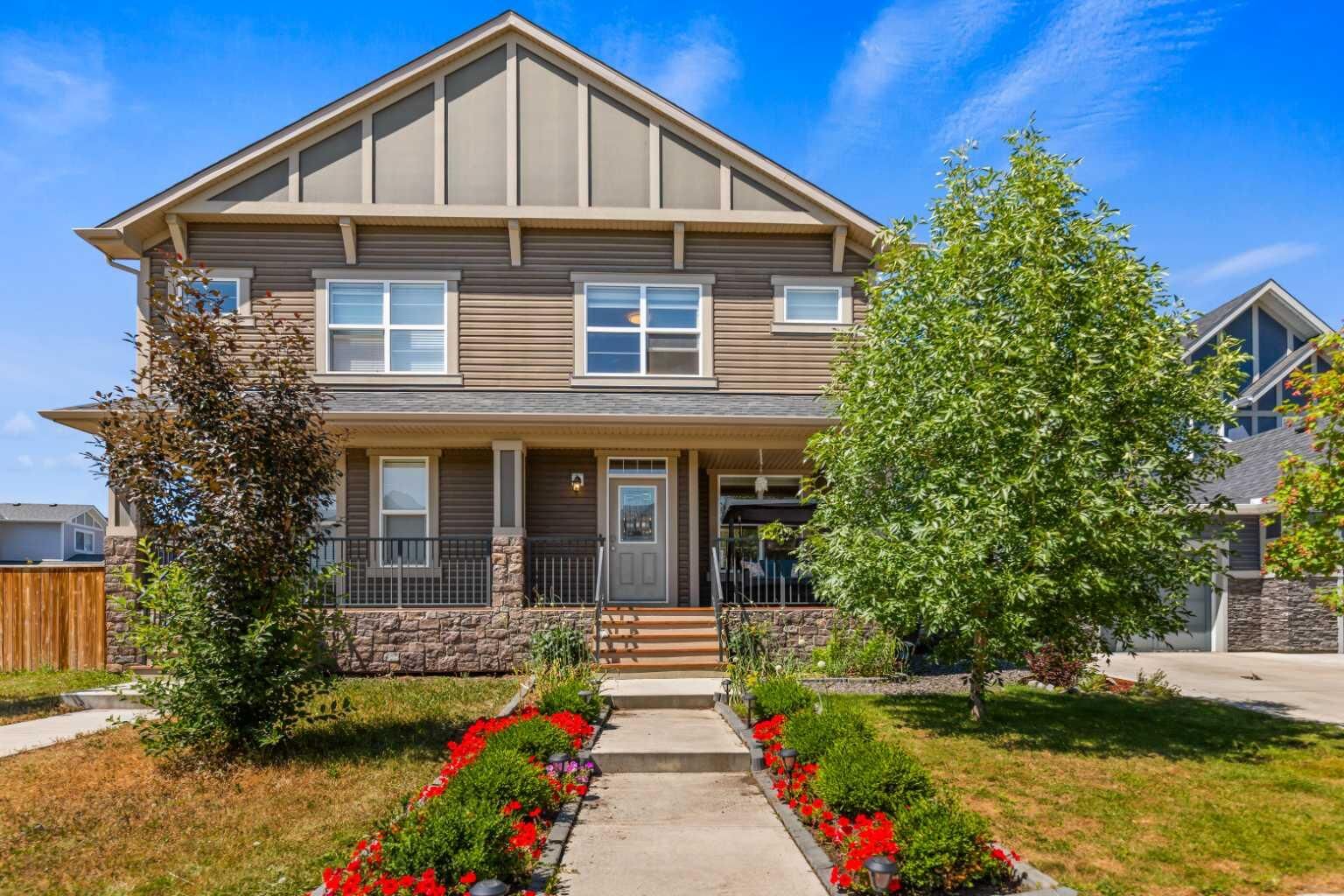 Property Photo:  80 Legacy Glen Row SE  AB T2X 3Y9 