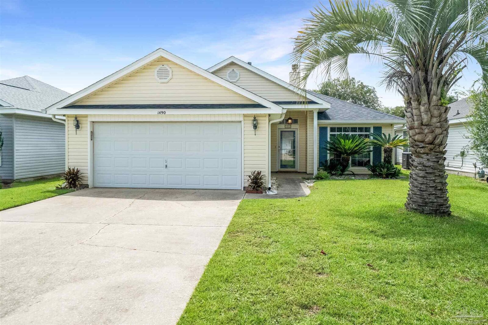 Property Photo:  1490 Newcastle Way  FL 32534 