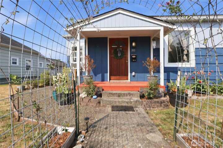 Property Photo: 203 S Academy Street WA 98563