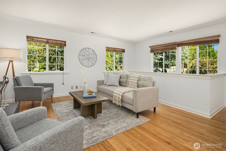 Property Photo: 16414 48th Avenue W WA 98026