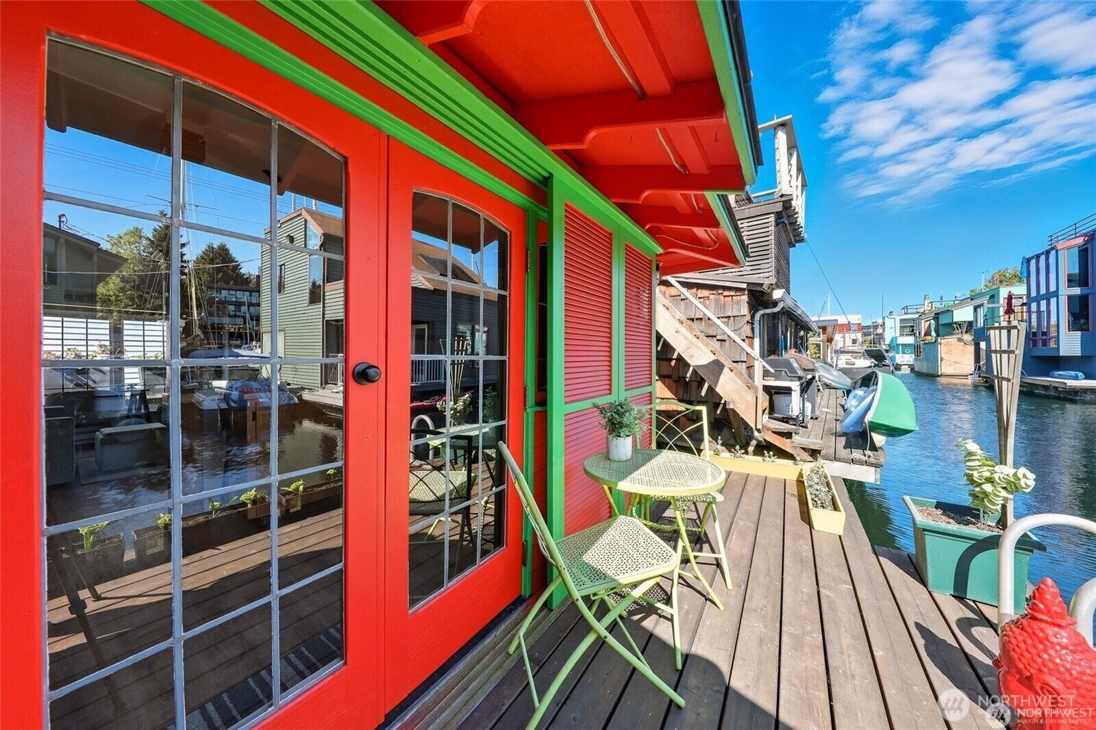 Property Photo:  2727  Fairview Avenue E 18  WA 98102 