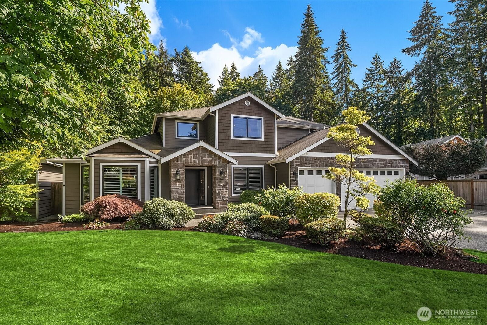Property Photo: 8902 196th Street SW WA 98026