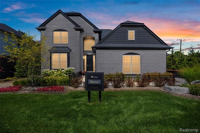 Property Photo:  2113 Kohli Drive  MI 48083 