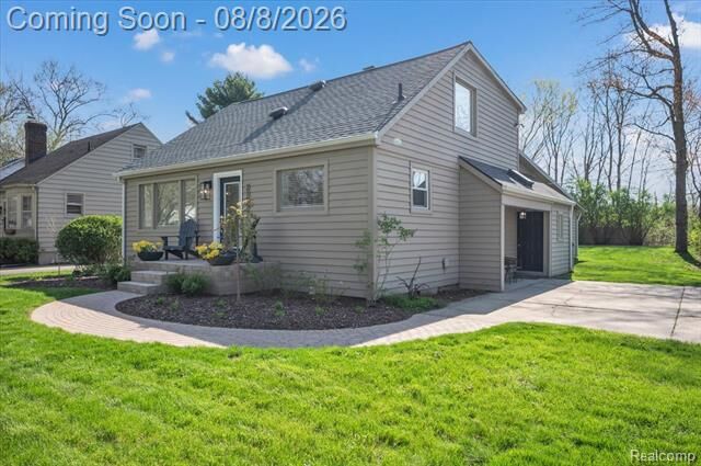 Property Photo: 2155 Avondale Street MI 48320