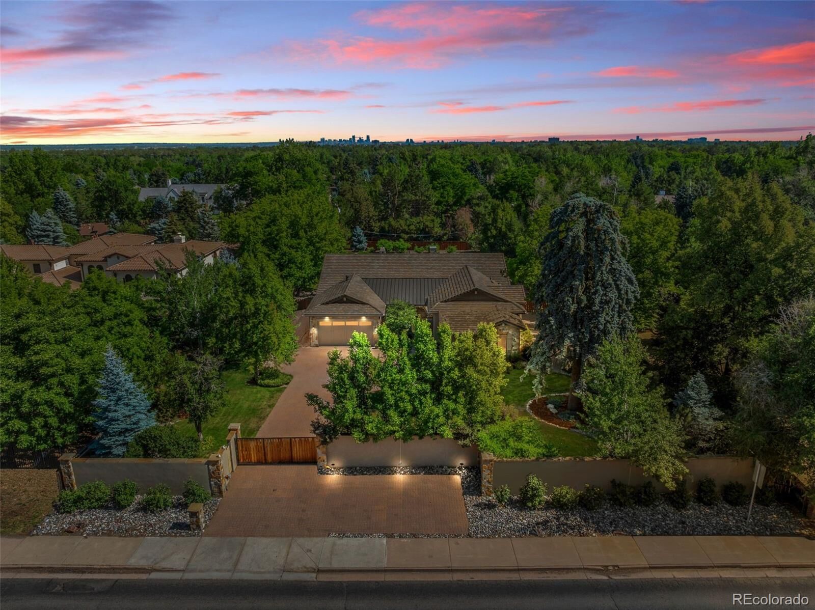 Property Photo:  1101 E Belleview Avenue  CO 80121 