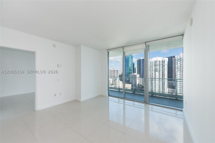 Property Photo: 92 SW 3rd Street 2812 FL 33130
