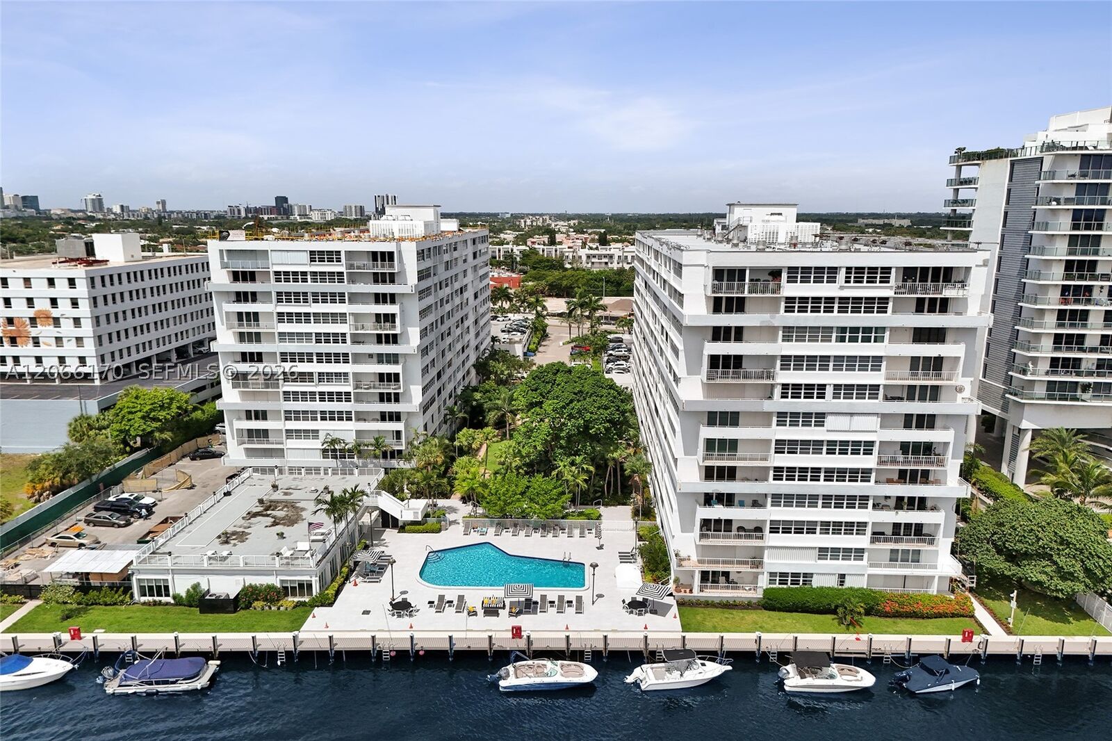 Property Photo:  1170 N Federal Hwy 1008  FL 33304 