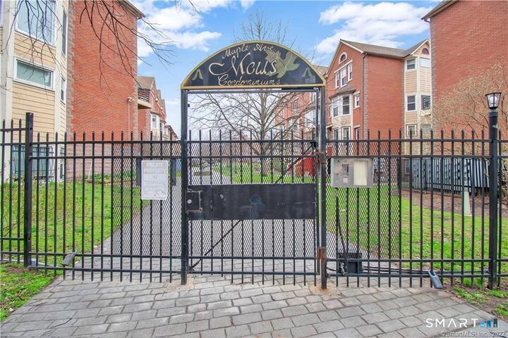 Property Photo:  22 Franklin Avenue D  CT 06114 