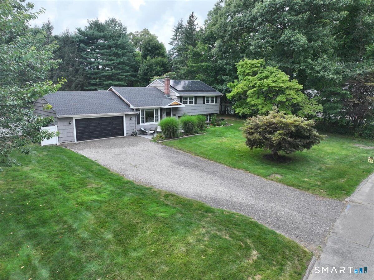 Property Photo:  24 Sharon Road  CT 06611 