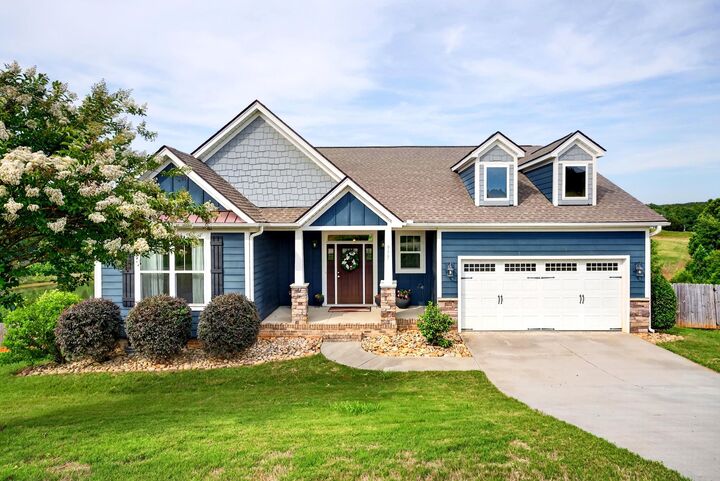 Property Photo: 977 Garnet Circle SC 29323