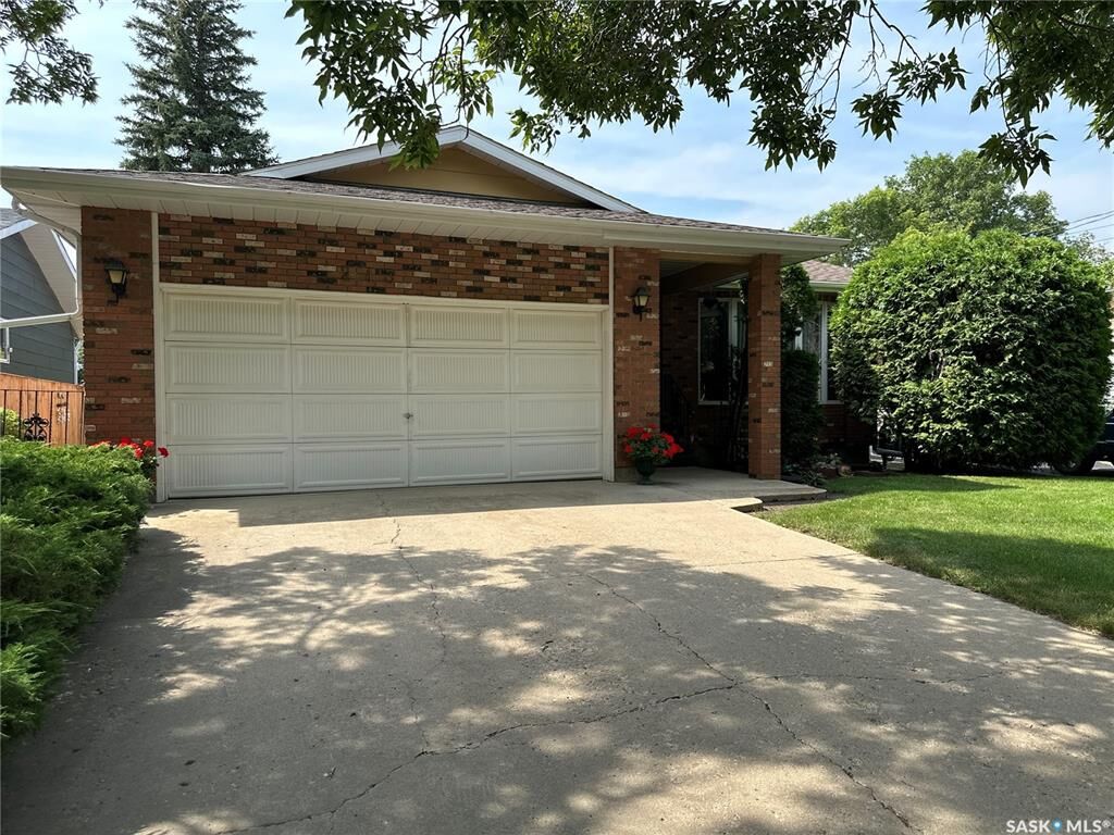 Property Photo:  213 5th Street  SK S4H 0Z4 